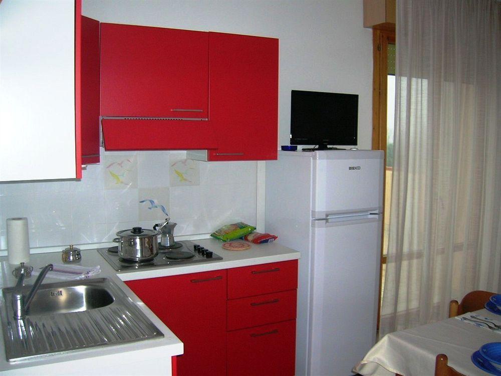 Aparthotel Costa Paradiso Lido Adriano Ngoại thất bức ảnh
