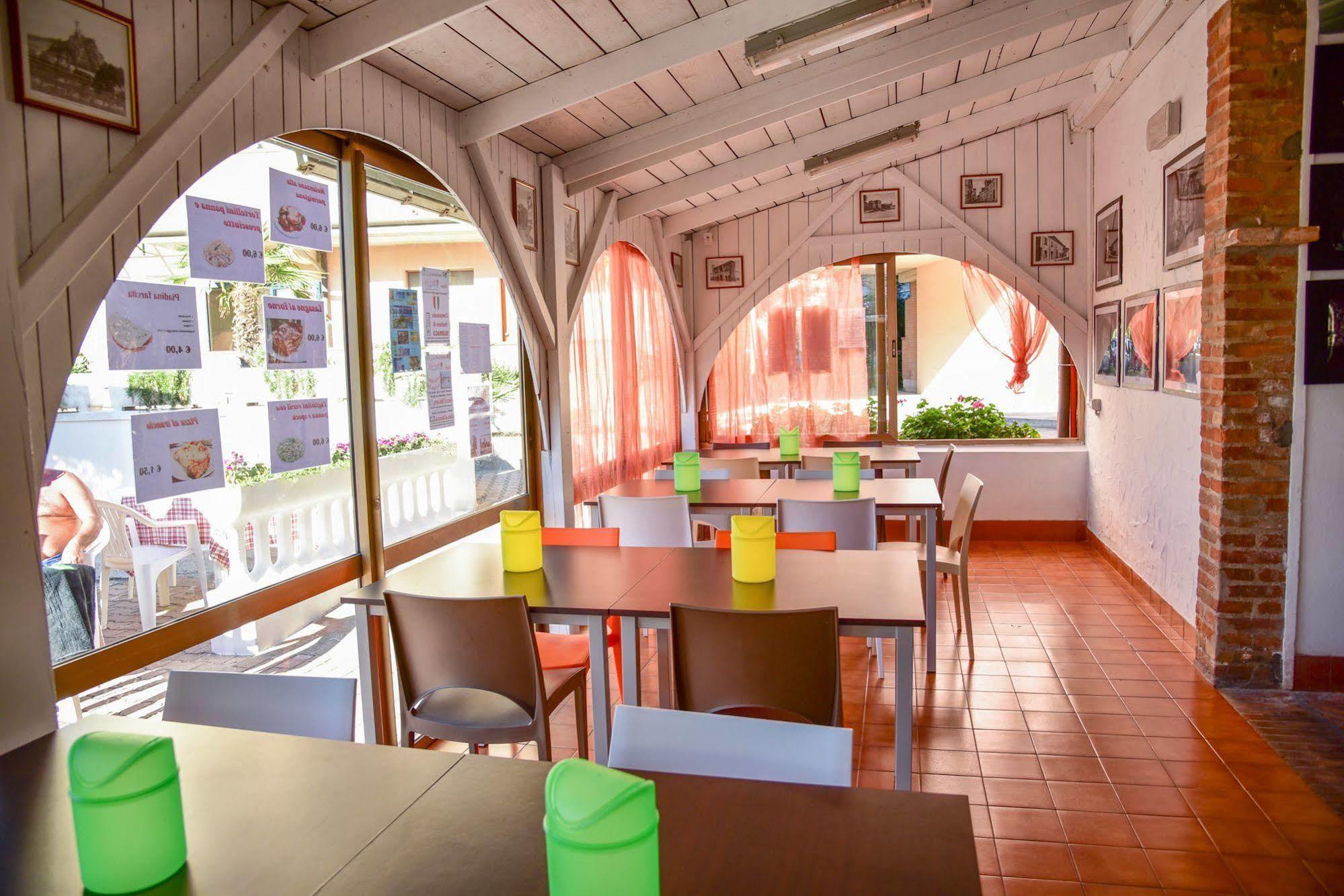 Aparthotel Costa Paradiso Lido Adriano Ngoại thất bức ảnh